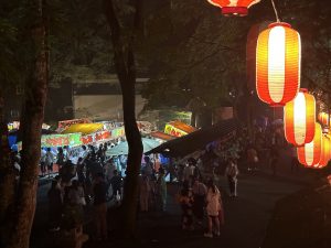 長倉神社花火大会での境内の様子